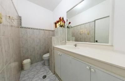 ALQUILER DE CASA EN CALLE LOS SAUCES, URB. SANTA VICTORIA